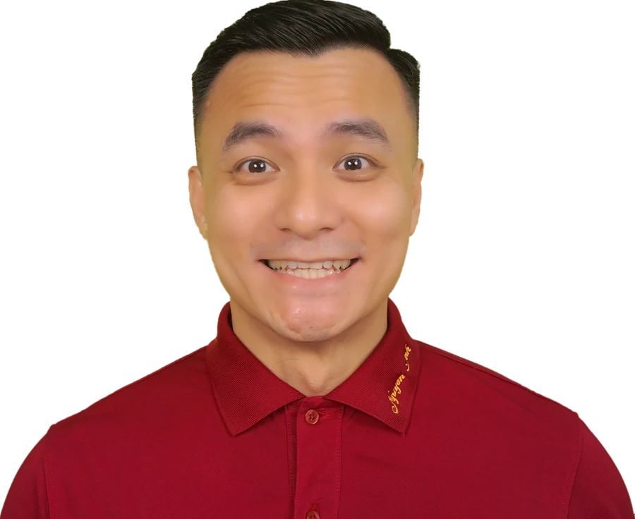 Nguyễn Anh Tùng, coach thương hiệu cá nhân, mỉm cười